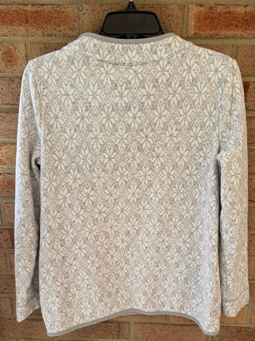 T By Talbots Light Gray Patterned Crewneck Pullover with Shoulder Zip - Picture 6 of 6